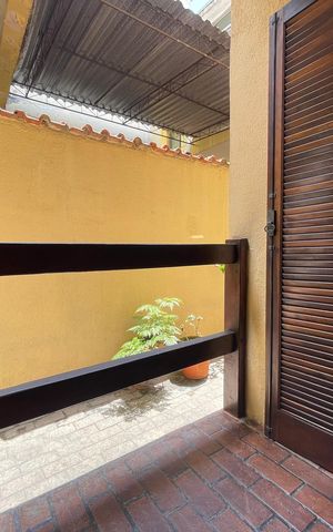 Casa à venda com 230m², 5 quartos e 3 vagas Casa à venda com 230m², 5 quartos e 3 vagasVaranda do quarto 3