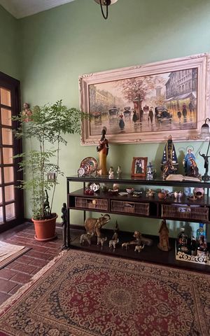 Casa à venda com 230m², 5 quartos e 3 vagas Casa à venda com 230m², 5 quartos e 3 vagasEntrada