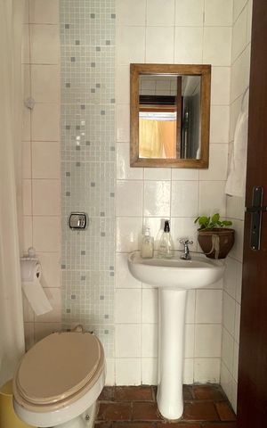 Casa à venda com 230m², 5 quartos e 3 vagas Casa à venda com 230m², 5 quartos e 3 vagasBanheiro 3