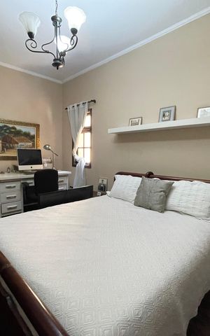 Casa à venda com 230m², 5 quartos e 3 vagas Casa à venda com 230m², 5 quartos e 3 vagasQuarto
