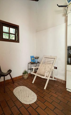Casa à venda com 230m², 5 quartos e 3 vagas Casa à venda com 230m², 5 quartos e 3 vagasQuarto 2