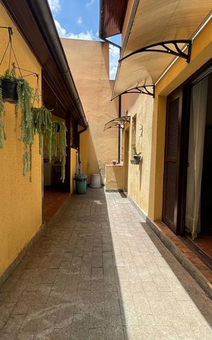 Casa à venda com 230m², 5 quartos e 3 vagas Casa à venda com 230m², 5 quartos e 3 vagasQuintal