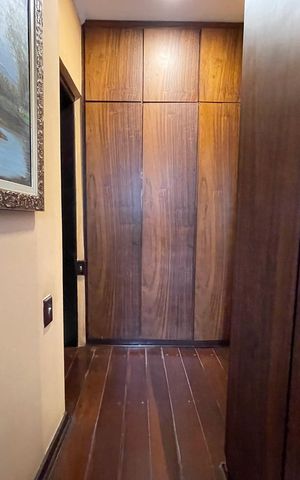 Casa à venda com 230m², 5 quartos e 3 vagas Casa à venda com 230m², 5 quartos e 3 vagasCloset Quarto 5