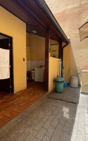 Casa à venda com 230m², 5 quartos e 3 vagas Casa à venda com 230m², 5 quartos e 3 vagasQuintal