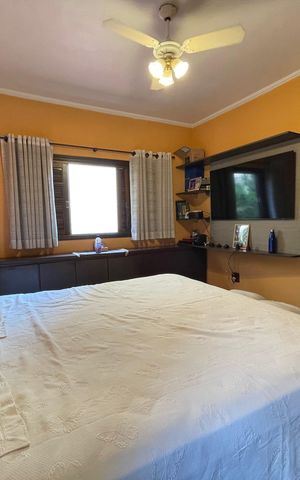 Casa à venda com 230m², 5 quartos e 3 vagas Casa à venda com 230m², 5 quartos e 3 vagasQuarto 5