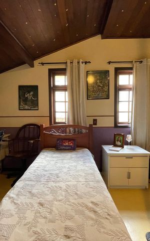 Casa à venda com 230m², 5 quartos e 3 vagas Casa à venda com 230m², 5 quartos e 3 vagasQuarto 4