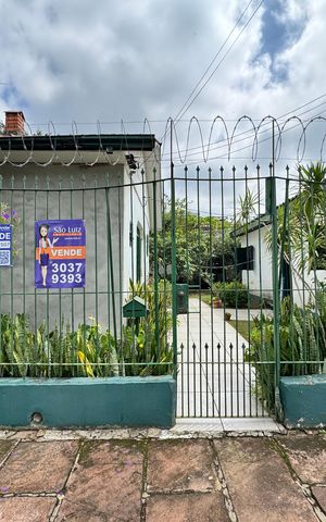 Casa à venda com 130m², 3 quartos e 1 vaga Casa à venda com 130m², 3 quartos e 1 vagaFachada
