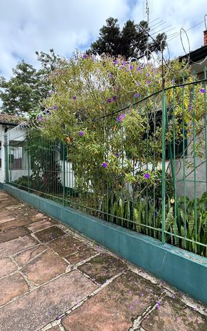 Casa à venda com 130m², 3 quartos e 1 vaga Casa à venda com 130m², 3 quartos e 1 vagaFachada + Placa