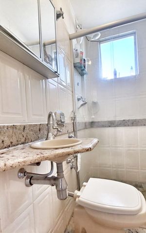 Apartamento à venda com 240m², 4 quartos e 2 vagas Apartamento à venda com 240m², 4 quartos e 2 vagasBanheiro