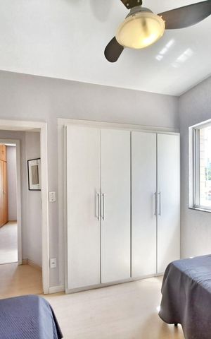 Apartamento à venda com 240m², 4 quartos e 2 vagas Apartamento à venda com 240m², 4 quartos e 2 vagasQuarto 1
