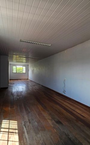 Casa à venda com 450m², 6 quartos e 1 vaga Casa à venda com 450m², 6 quartos e 1 vagaSala