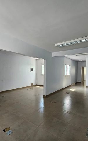 Casa à venda com 450m², 6 quartos e 1 vaga Casa à venda com 450m², 6 quartos e 1 vagaSala