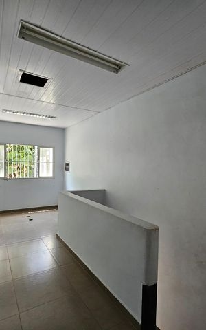 Casa à venda com 450m², 6 quartos e 1 vaga Casa à venda com 450m², 6 quartos e 1 vagaSala