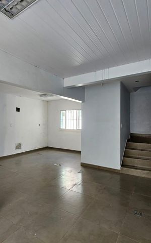 Casa à venda com 450m², 6 quartos e 1 vaga Casa à venda com 450m², 6 quartos e 1 vagaSala