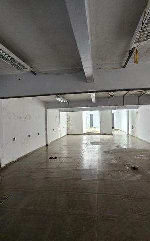Casa à venda com 450m², 6 quartos e 1 vaga Casa à venda com 450m², 6 quartos e 1 vagaÁrea comum