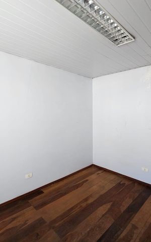 Casa à venda com 450m², 6 quartos e 1 vaga Casa à venda com 450m², 6 quartos e 1 vagaQuarto 5