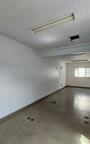Casa à venda com 450m², 6 quartos e 1 vaga Casa à venda com 450m², 6 quartos e 1 vagaSala