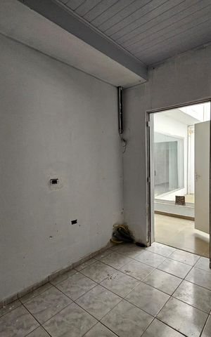 Casa à venda com 450m², 6 quartos e 1 vaga Casa à venda com 450m², 6 quartos e 1 vagaSala