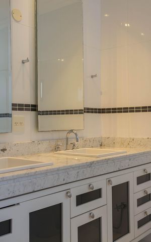 Apartamento à venda com 240m², 4 quartos e 3 vagas Apartamento à venda com 240m², 4 quartos e 3 vagasBanheiro da Suíte 1