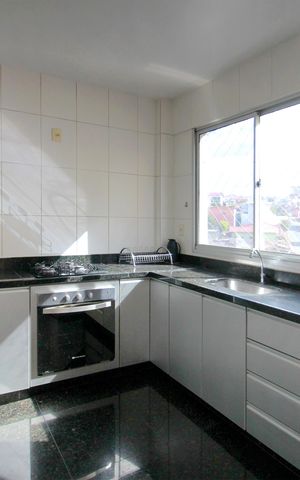 Apartamento à venda com 130m², 4 quartos e 2 vagasCozinha