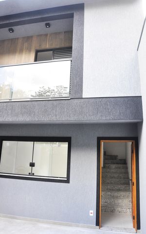 Casa à venda com 85m², 2 quartos e 2 vagas Casa à venda com 85m², 2 quartos e 2 vagasGaragem