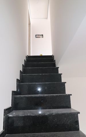 Apartamento à venda com 100m², 3 quartos e 1 vagaEscada