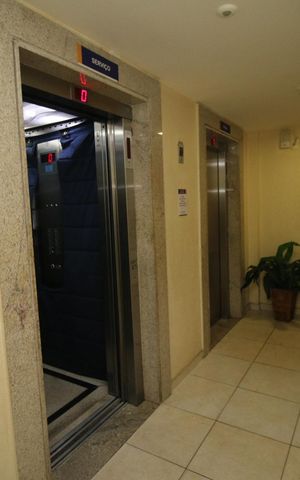 Apartamento à venda com 57m², 2 quartos e 1 vagaÁrea comum - Elevadores