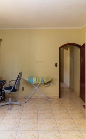 Casa à venda com 184m², 3 quartos e 2 vagas Casa à venda com 184m², 3 quartos e 2 vagasQuarto 2