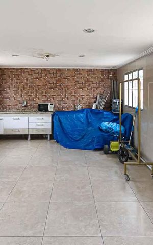 Casa à venda com 400m², 8 quartos e 2 vagas Casa à venda com 400m², 8 quartos e 2 vagasÁrea comum - Salão de festas