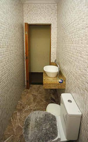 Casa à venda com 400m², 8 quartos e 2 vagas Casa à venda com 400m², 8 quartos e 2 vagasBanheiro Social