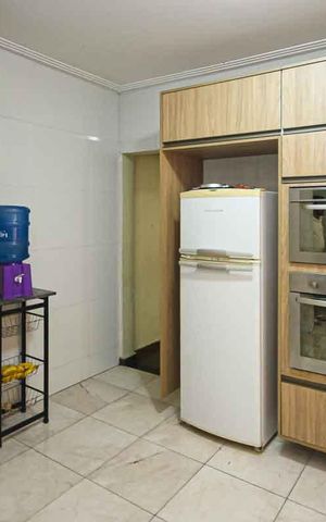 Casa à venda com 400m², 8 quartos e 2 vagas Casa à venda com 400m², 8 quartos e 2 vagasCozinha