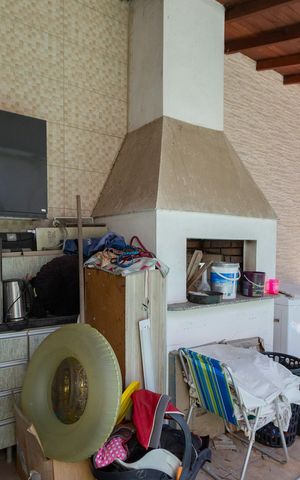 Casa à venda com 300m², 3 quartos e 2 vagas Casa à venda com 300m², 3 quartos e 2 vagasChurrasqueira