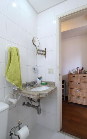 Apartamento à venda com 93m², 3 quartos e 2 vagasBanheiro da Suíte