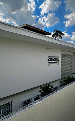 Casa à venda com 430m², 4 quartos e 6 vagas Casa à venda com 430m², 4 quartos e 6 vagasVista Suíte 3