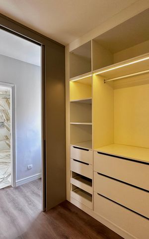 Casa à venda com 430m², 4 quartos e 6 vagas Casa à venda com 430m², 4 quartos e 6 vagasCloset Suíte 4