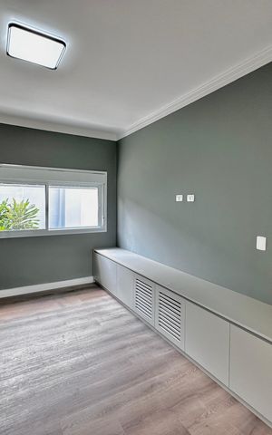 Casa à venda com 430m², 4 quartos e 6 vagas Casa à venda com 430m², 4 quartos e 6 vagasSuíte 1 - Sala Íntima