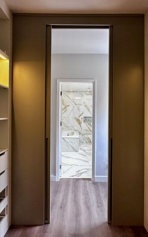 Casa à venda com 430m², 4 quartos e 6 vagas Casa à venda com 430m², 4 quartos e 6 vagasCloset Suíte 4