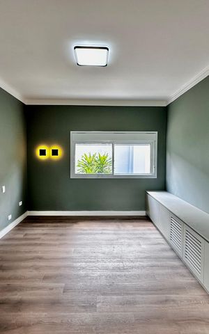 Casa à venda com 430m², 4 quartos e 6 vagas Casa à venda com 430m², 4 quartos e 6 vagasSuíte 1 - Sala Íntima