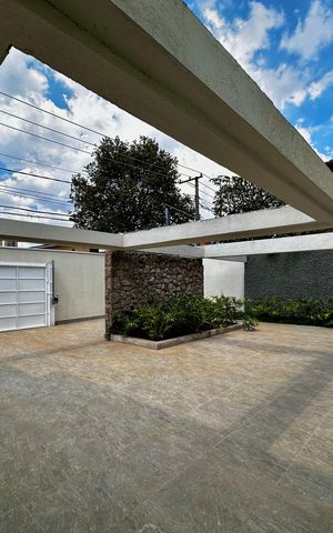 Casa à venda com 430m², 4 quartos e 6 vagas Casa à venda com 430m², 4 quartos e 6 vagasGaragem