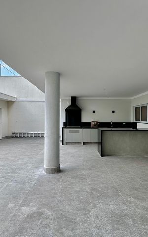 Casa à venda com 430m², 4 quartos e 6 vagas Casa à venda com 430m², 4 quartos e 6 vagasEspaço Gourmet