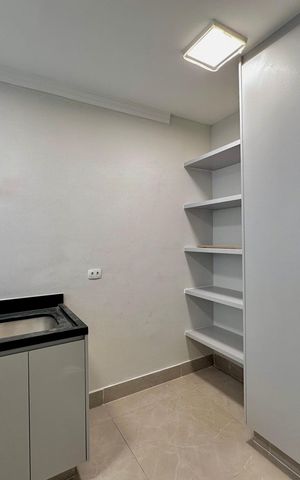 Casa à venda com 430m², 4 quartos e 6 vagas Casa à venda com 430m², 4 quartos e 6 vagasÁrea de Serviço