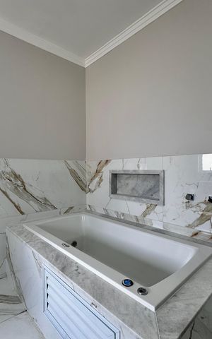 Casa à venda com 430m², 4 quartos e 6 vagas Casa à venda com 430m², 4 quartos e 6 vagasBanheiro Suíte 1