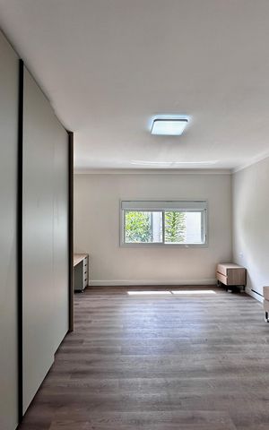 Casa à venda com 430m², 4 quartos e 6 vagas Casa à venda com 430m², 4 quartos e 6 vagasSuíte 1