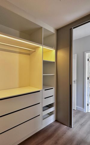 Casa à venda com 430m², 4 quartos e 6 vagas Casa à venda com 430m², 4 quartos e 6 vagasCloset Suíte 4