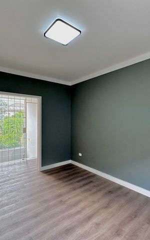 Casa à venda com 430m², 4 quartos e 6 vagas Casa à venda com 430m², 4 quartos e 6 vagasSuíte 1 - Sala Íntima