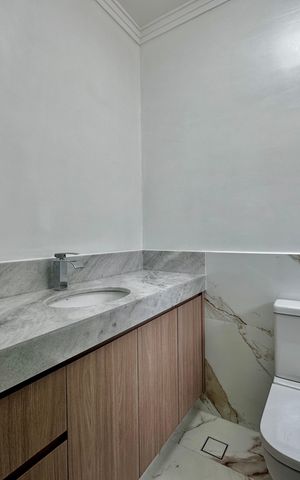 Casa à venda com 430m², 4 quartos e 6 vagas Casa à venda com 430m², 4 quartos e 6 vagasBanheiro Suíte 2
