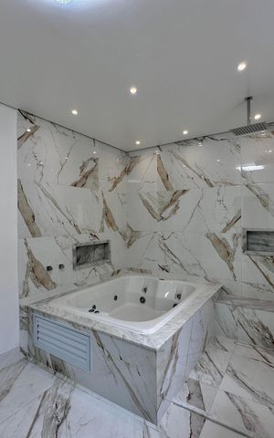 Casa à venda com 430m², 4 quartos e 6 vagas Casa à venda com 430m², 4 quartos e 6 vagasBanheiro Suíte 4