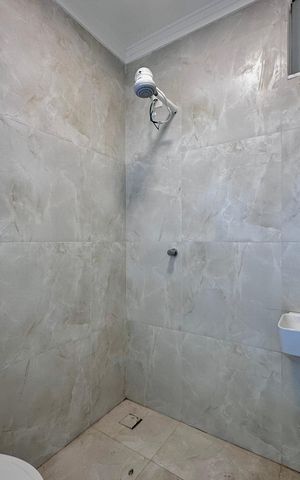 Casa à venda com 430m², 4 quartos e 6 vagas Casa à venda com 430m², 4 quartos e 6 vagasBanheiro de Serviço