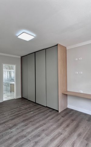 Casa à venda com 430m², 4 quartos e 6 vagas Casa à venda com 430m², 4 quartos e 6 vagasSuíte 1