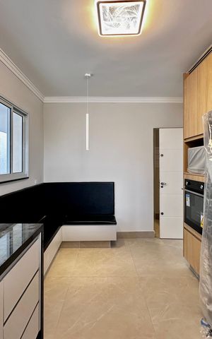 Casa à venda com 430m², 4 quartos e 6 vagas Casa à venda com 430m², 4 quartos e 6 vagasCozinha